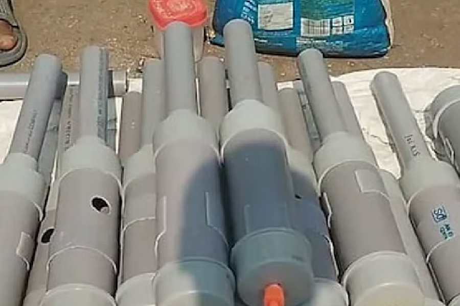 Bhopal Bans Carbide Guns After Children Injured in Firecracker Accidents