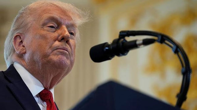 Trump Says He Will ‘100%’ Carry Out Greenland Tariffs Threat as EU Vows to Protect Its Interests