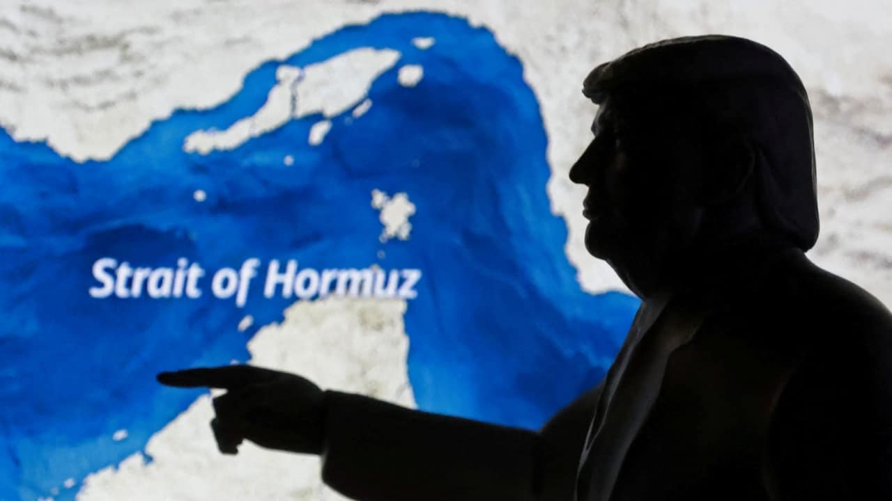 Hormuz Strait पर संकट गहराया: ट्रंप का अंतिम अल्टीमेटम, ईरान को दी सैन्य कार्रवाई की चेतावनी