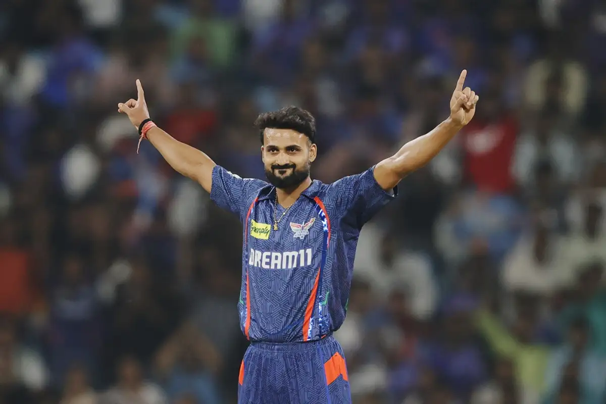 KKR को बड़ा झटका: आकाश दीप पूरे IPL सीजन से बाहर, सौरभ दुबे बने रिप्लेसमेंट