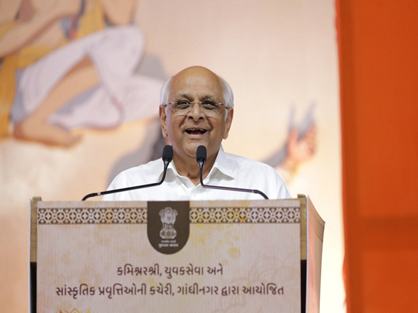 Gujarat CM Allocates ₹370 Crore in Scholarship Aid to 13 Lakh Students
