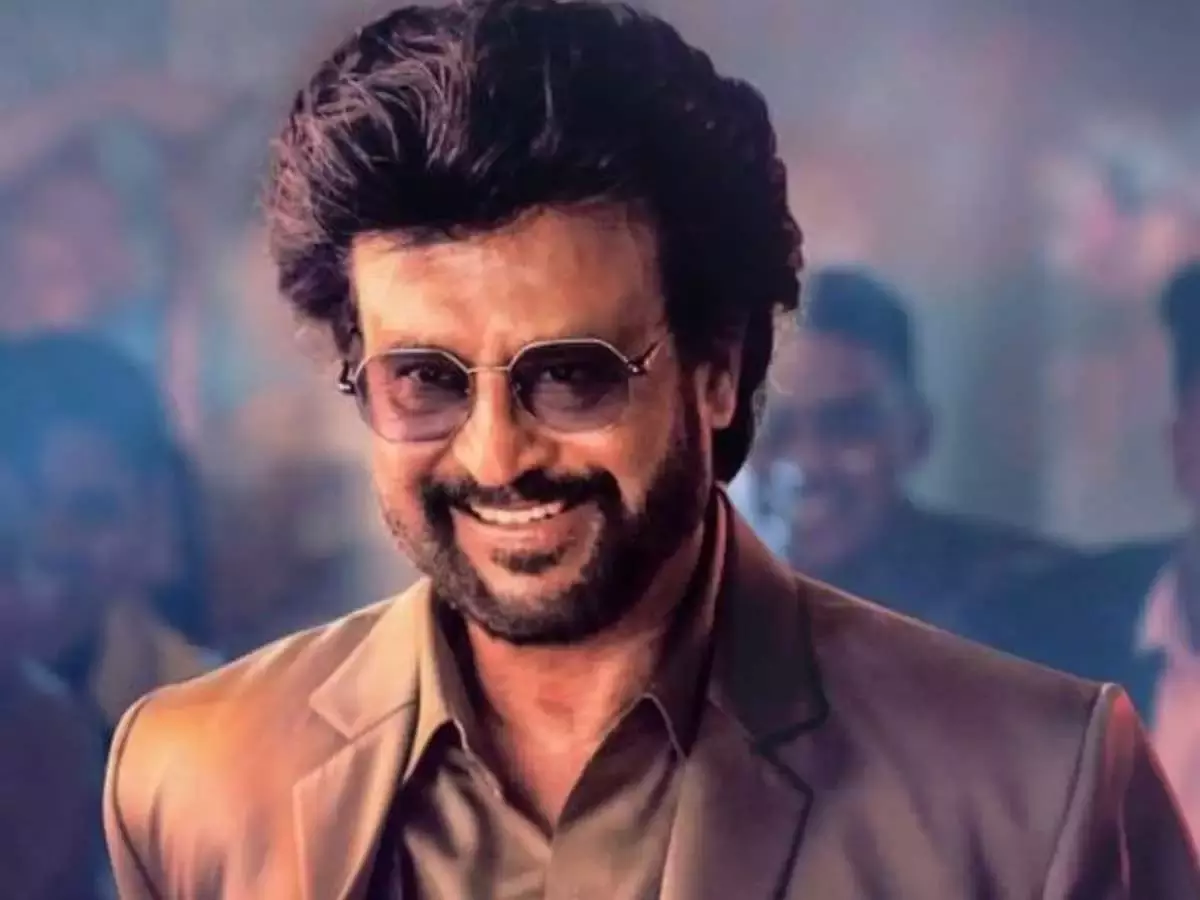 Rajinikanth Meditates at Mahavatar Babaji Caves; Fans Click Selfies